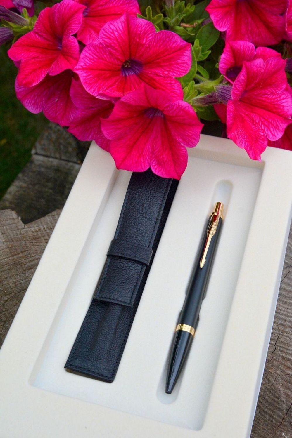 Parker Długopis Urban Czarno Złoty i czarne skórzane etui do długopisu 2093381✓  Prezent dla nauczyciela✓ Długopis Parker z dedykacją (2).JPG